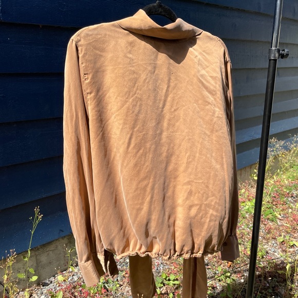 Blouse with bow - Picture 2 of 4